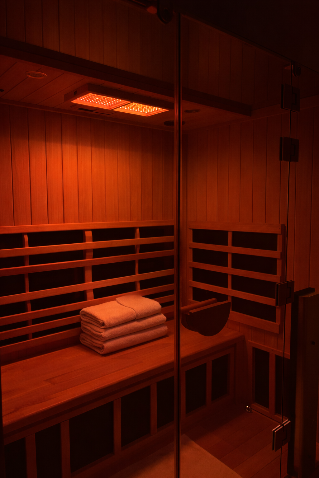 Infrared Saunas: Benefits, Calorie Burn, and What to Wear